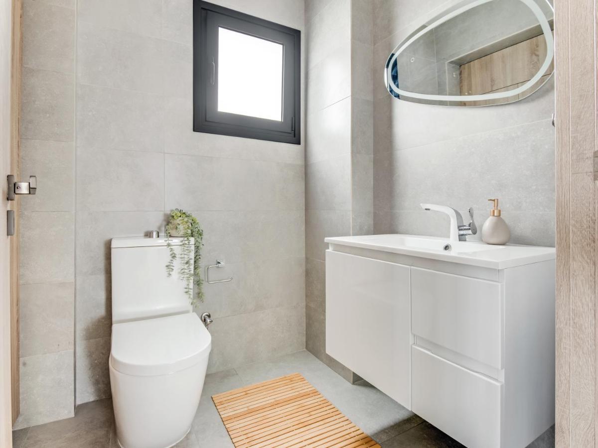 לימסול Sanders Coral Court Penthouse - Cute 3-Bedroom Apartment With Balcony מראה חיצוני תמונה